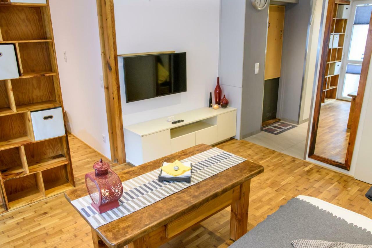 Chmielna Wood Lux Apartment Warsaw Exterior photo